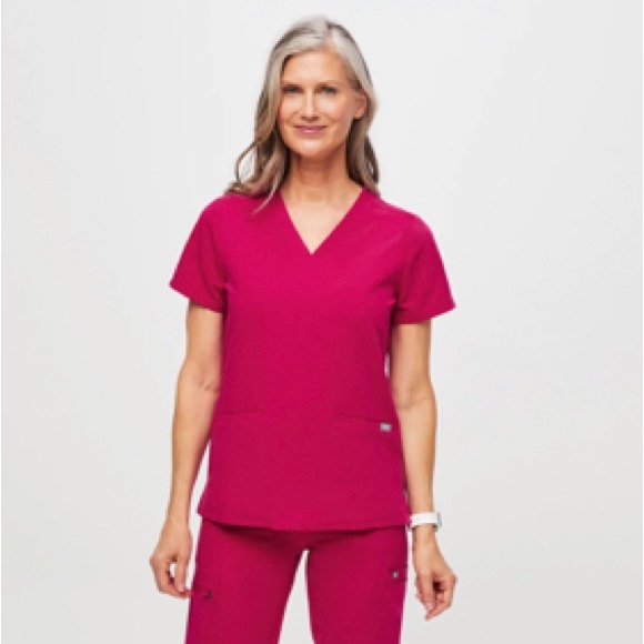 Figs Tops Figs Scrub Kit In Color Ultra Rose Poshmark